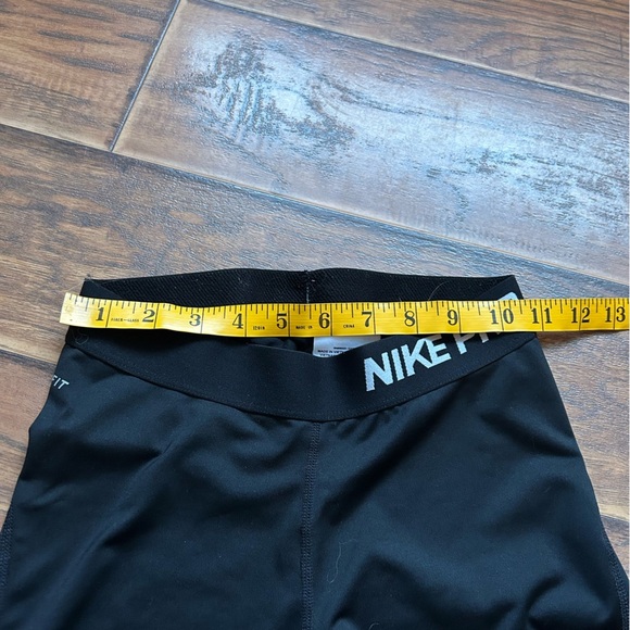 Nike Black Leggings Comfortable Athletic Wear - Picture 5 of 5